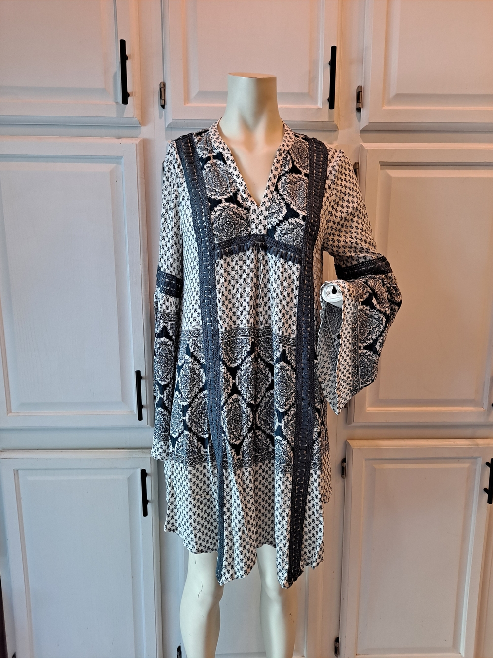 Knox Rose Boho Blue White Asymmetrical Tunic Dress Bell Sleeve Flowy Coverup